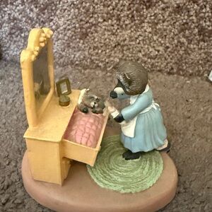 Hallmark Animal Figurine with Yellow Vanity